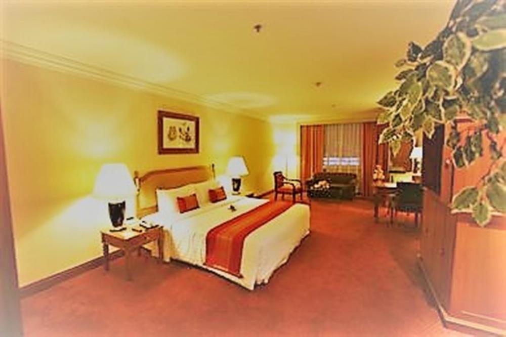 Golden Tulip Sovereign Hotel Bangkok Luaran gambar