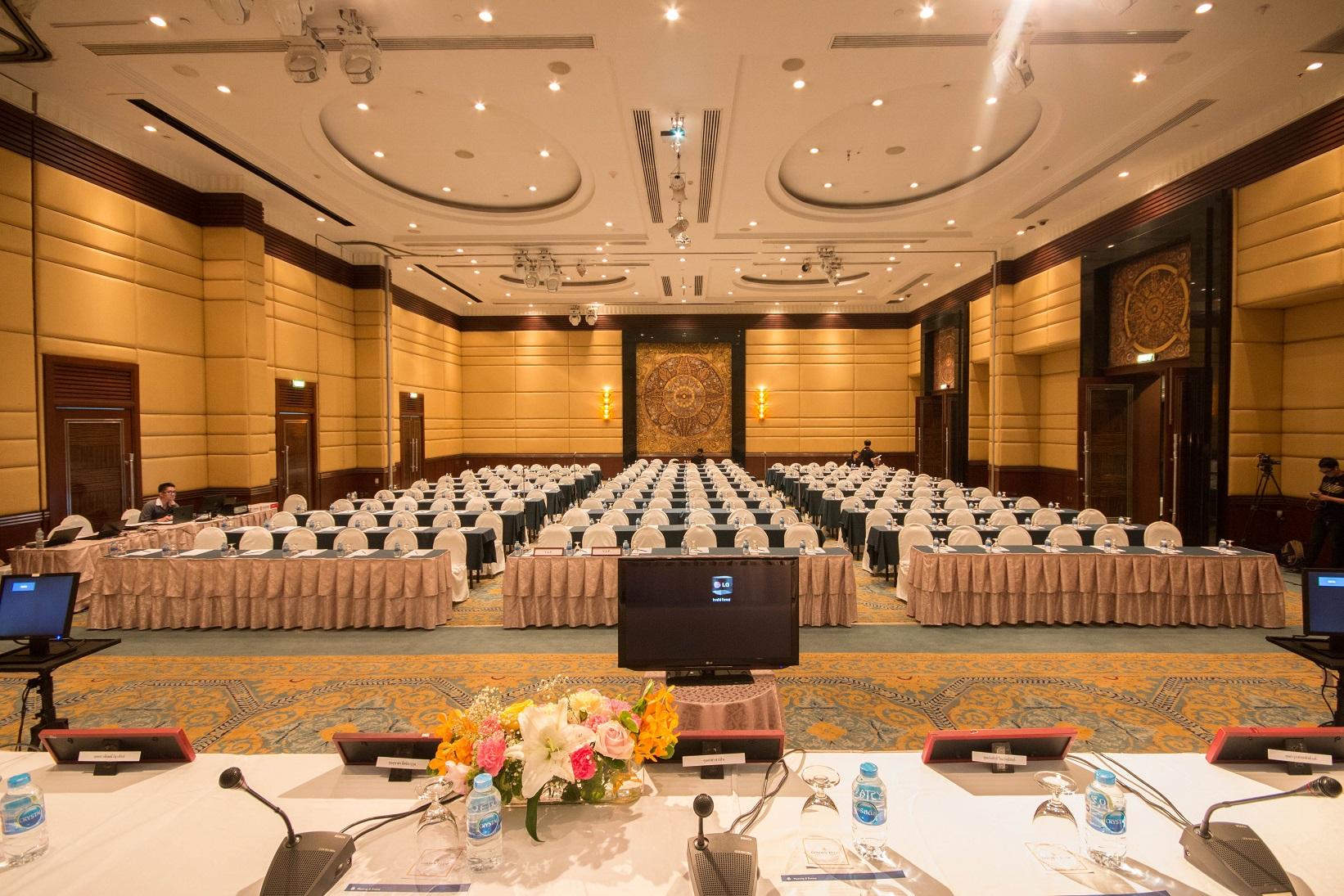 Golden Tulip Sovereign Hotel Bangkok Luaran gambar