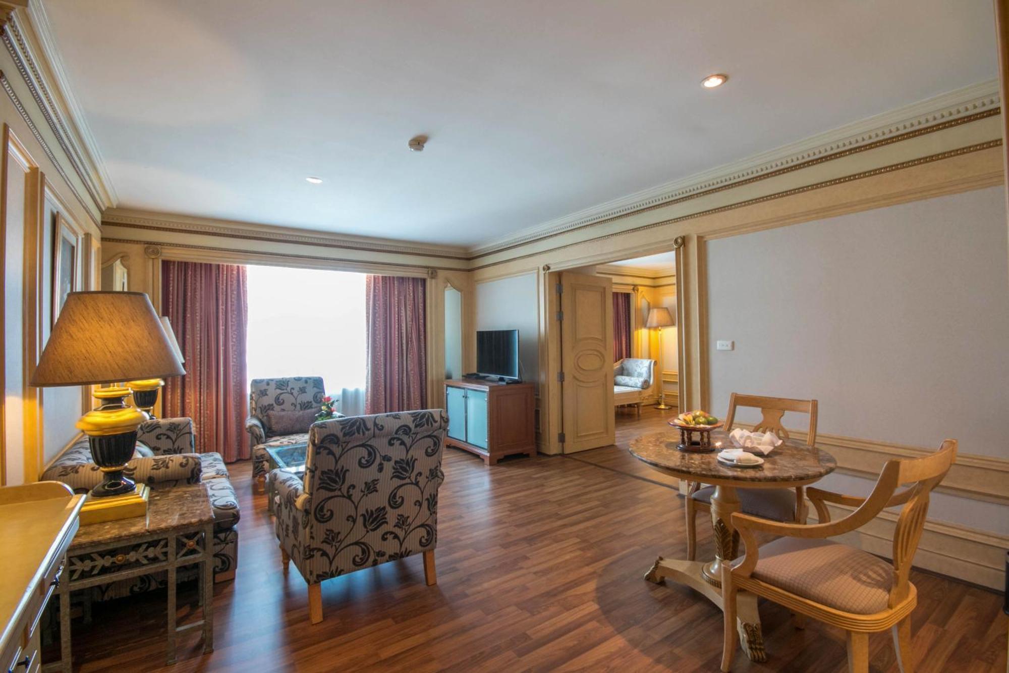 Golden Tulip Sovereign Hotel Bangkok Luaran gambar