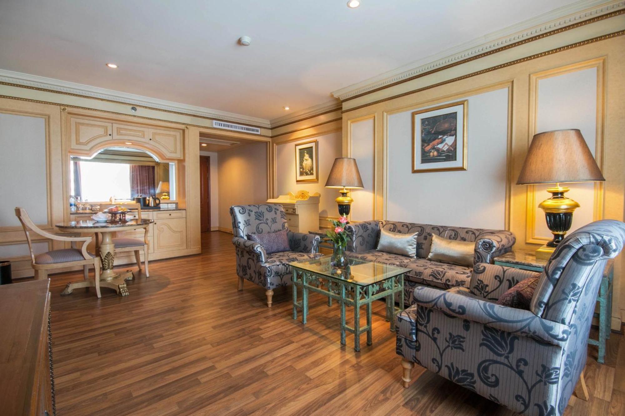 Golden Tulip Sovereign Hotel Bangkok Luaran gambar